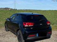 Second-hand Kia Rio 84 CP (61 kW) 2019 Negru Hatchback
