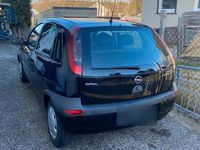 Używany Opel Corsa 75 KM (55 kW) 2002 Czarny Hatchback
