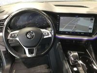 Gebraucht VW Touareg Basis 286 PS (210 kW) 2018 Deep black perleffekt SUV
