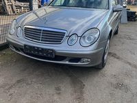 Gebraucht Mercedes E220 Classic 150 PS (110 kW) 2003 Braun Limousine