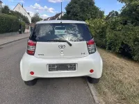 Gebraucht Toyota iQ Basis 68 PS (50 kW) 2009 Weiß Kleinwagen