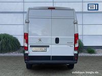 Gebraucht Peugeot Boxer 140 PS (102 kW) 2021 Lackierung weiss icy/deckende lackierung Van
