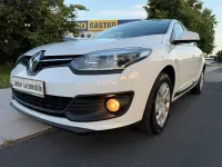 Gebraucht Renault Mégane Authentique 110 PS (80 kW) 2015 Weiß Limousine