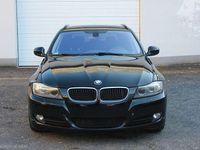 Gebraucht BMW 320 163 PS (119 kW) 2011 Schwarz Kombi