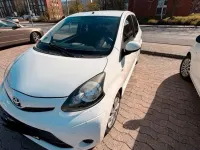 Gebraucht Toyota Aygo 69 PS (50 kW) 2014 Weiß Kleinwagen