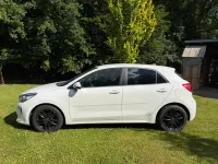 Gebraucht Kia Rio Spirit 90 PS (66 kW) 2017 Weiß Limousine