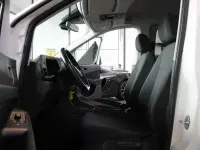 Second-hand VW Caddy 122 CP (89 kW) 2022 Alb Monovolum