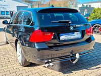 Gebraucht BMW 325 218 PS (160 kW) 2011 Schwarz Kombi