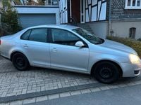 Gebraucht VW Jetta 105 PS (77 kW) 2007 Silber Limousine