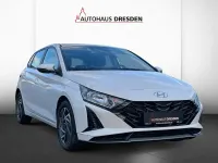 Gebraucht Hyundai i20 Trend 101 PS (74 kW) 2025 Atlas white / sol Limousine