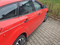 Second-hand Ford Focus 100 CP (73 kW) 2014 Roșu Break