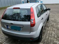 Gebraucht Ford Fiesta Ambiente 69 PS (50 kW) 2006 Grau Limousine