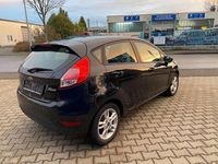 Gebraucht Ford Fiesta Trend 95 PS (69 kW) 2016 Pantherschwarz metallic Kleinwagen