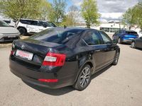 Gebraucht Skoda Octavia 179 PS (131 kW) 2015 Schwarzmagic perleffekt (metallic) Kleinwagen