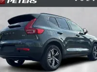Neu Volvo XC40 Plus 197 PS (144 kW) 2026 Grün SUV