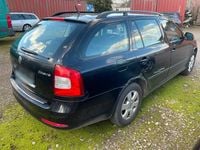 Gebraucht Skoda Octavia 105 PS (77 kW) 2012 Schwarz Kombi