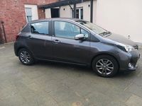 Gebraucht Toyota Yaris 69 PS (50 kW) 2016 Grau Kleinwagen