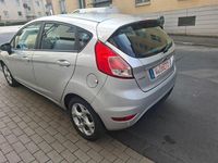 Gebraucht Ford Fiesta Titanium 95 PS (69 kW) 2013 Silber Kleinwagen
