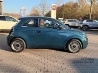 Neu Fiat 500 65 PS (47 kW) 2026 Gruen Kleinwagen