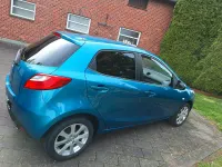 Gebraucht Mazda 2 75 PS (55 kW) 2011 Blau Kleinwagen