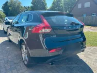 Gebraucht Volvo V40 150 PS (110 kW) 2012 Schwarz Kleinwagen