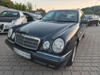 Gebraucht Mercedes E240 Elegance 170 PS (125 kW) 1998 Blau Limousine