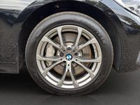 Gebraucht BMW 330 Sport Line 286 PS (210 kW) 2022 Schwarz Limousine