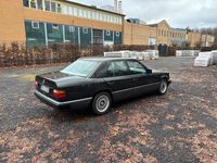 Gebraucht Mercedes E230 132 PS (97 kW) 1990 Schwarz Limousine