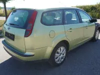 Gebraucht Ford Focus Ghia 116 PS (85 kW) 2005 Gold Limousine