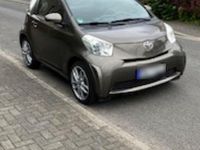 Gebraucht Toyota iQ 68 PS (50 kW) 2012 Beige Kleinwagen
