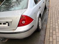 Gebraucht Ford Mondeo 110 PS (80 kW) 2001 Silber Limousine