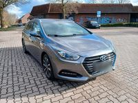 Gebraucht Hyundai i40 116 PS (85 kW) 2016 Grau Kombi