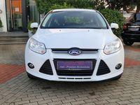 Gebraucht Ford Focus Trend 105 PS (77 kW) 2011 Weiß Limousine
