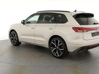 Gebraucht VW Touareg R-line 286 PS (210 kW) 2024 Sechura beige metall SUV