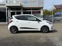 Gebraucht Hyundai i10 Passion 67 PS (49 kW) 2018 Weiß Kleinwagen