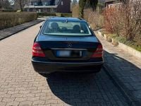 Gebraucht Mercedes E240 177 PS (130 kW) 2002 Schwarz Limousine