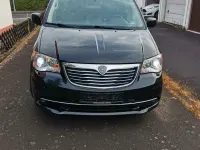 Gebraucht Lancia Voyager Platinum 163 PS (119 kW) 2012 Schwarz Van / Kleinbus