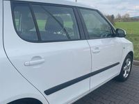 Gebraucht Skoda Fabia 69 PS (50 kW) 2009 Weiß Limousine