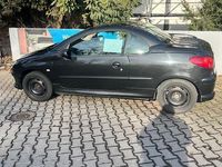 Gebraucht Peugeot 206 CC 109 PS (80 kW) 2004 Schwarz Cabrio