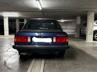 Gebraucht BMW 325 122 PS (89 kW) 1986 Blau Limousine