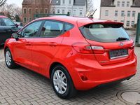 Gebraucht Ford Fiesta Trend 75 PS (55 kW) 2021 Rot Limousine