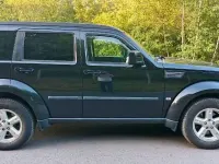 Gebraucht Dodge Nitro 177 PS (130 kW) 2009 Schwarz SUV