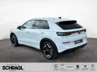 Gebraucht VW T-Roc R-line 150 PS (110 kW) 2026 Pure white SUV