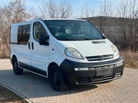 Second-hand Opel Vivaro 101 CP (74 kW) 2005 Alb Monovolum