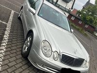 Gebraucht Mercedes E320 204 PS (150 kW) 2005 Grau Kombi