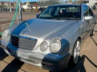 Gebraucht Mercedes E220 143 PS (105 kW) 2001 Silber Limousine