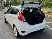 Gebraucht Ford Fiesta SE 121 PS (88 kW) 2013 Weiß Limousine