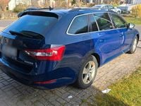 Gebraucht Skoda Superb 150 PS (110 kW) 2016 Blau Kombi