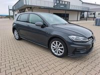Gebraucht VW Golf VII Highline 150 PS (110 kW) 2019 Grau Limousine