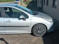 Gebraucht Peugeot 207 Urban Move 95 PS (69 kW) 2009 Grau Kleinwagen